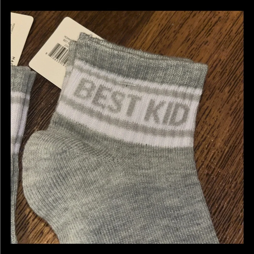 Ankle Socks With The Phrase “BEST KID” GRAY W/White Strips U Get 2 Pairs